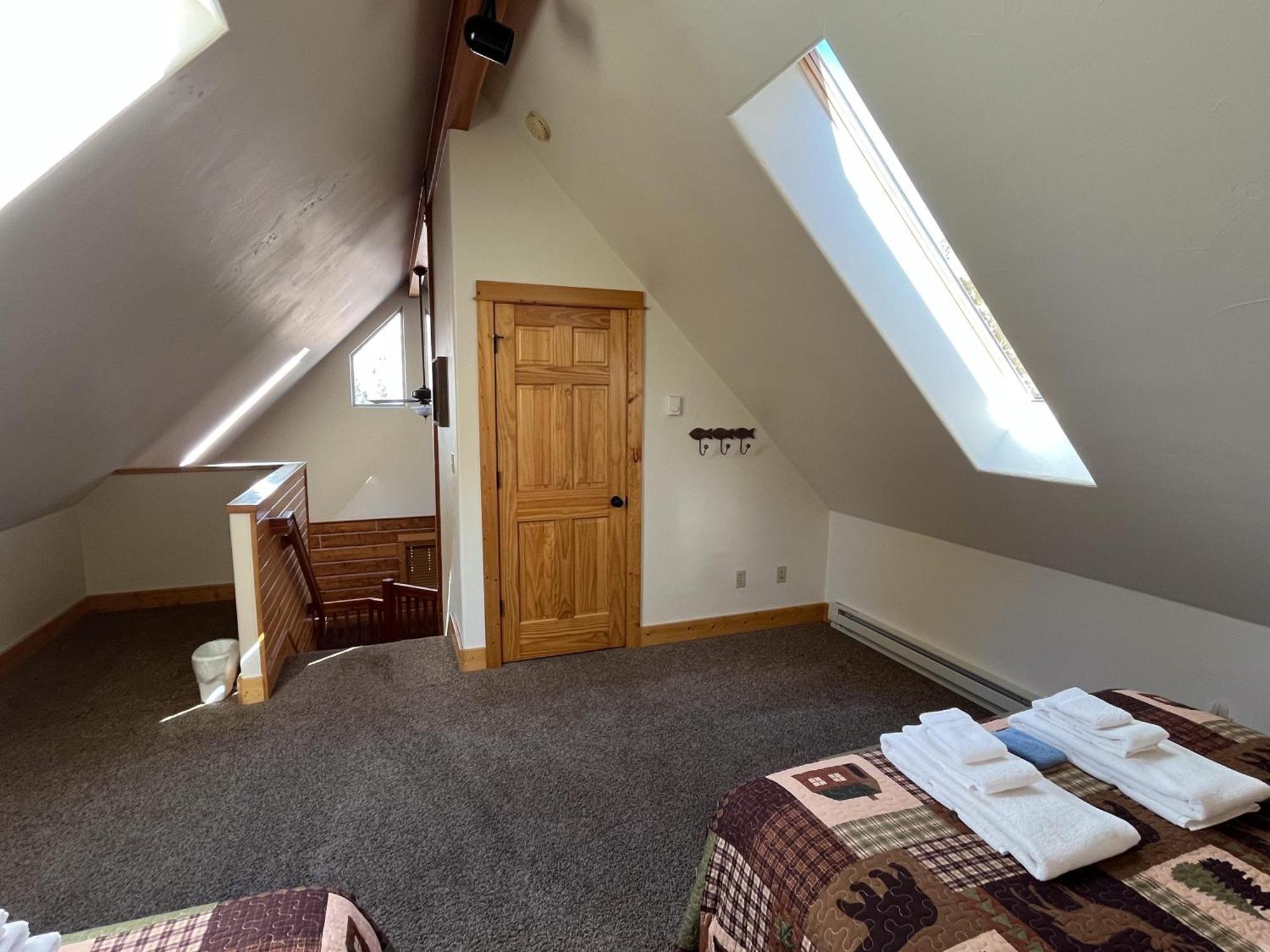 Cabin 28 Almont 外观 照片