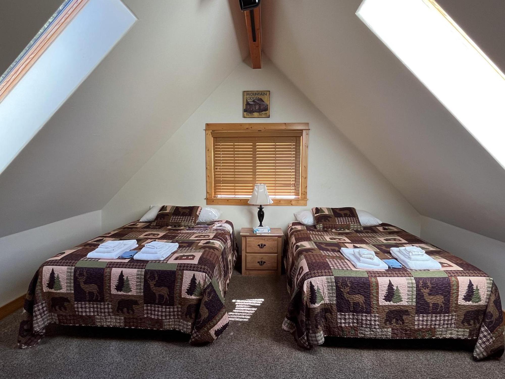 Cabin 28 Almont 外观 照片