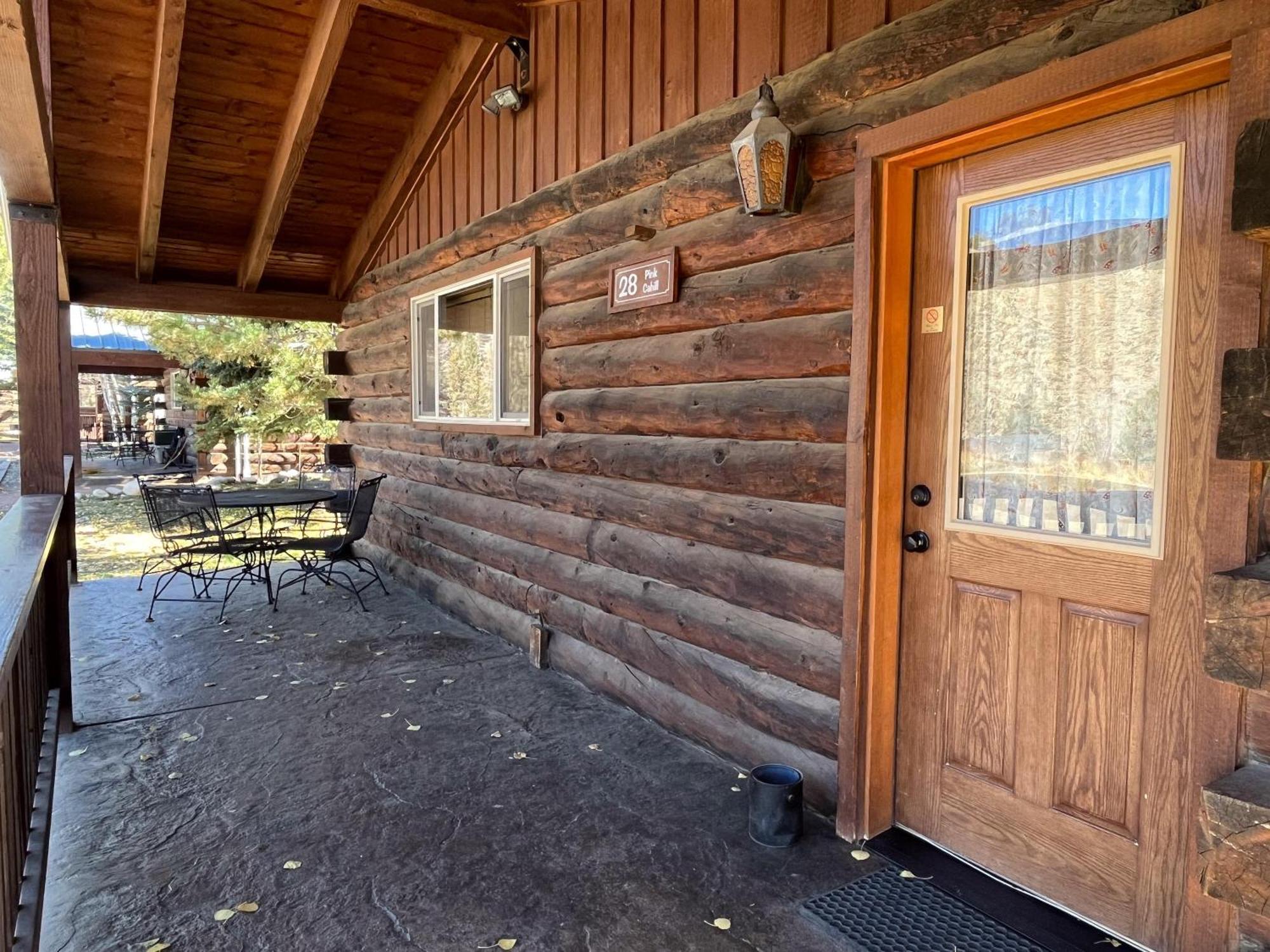 Cabin 28 Almont 外观 照片